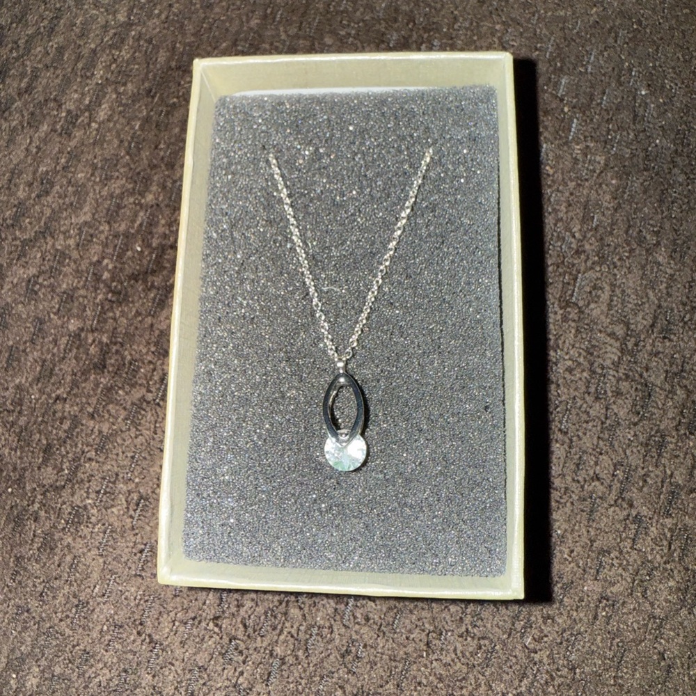 Elegant Silver Pendant Necklace